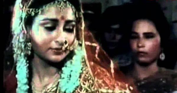 Babul Bhi Roye Beti Bhi Roye - बाबुल भी रोये बेटी भी रोये