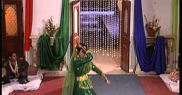 Mohe Aai Na Jag Si Laaj - मोहे आई ना जग से लाज