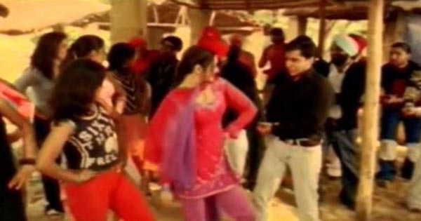 Nee Mai Captain Bhangre Da hindigeetmala